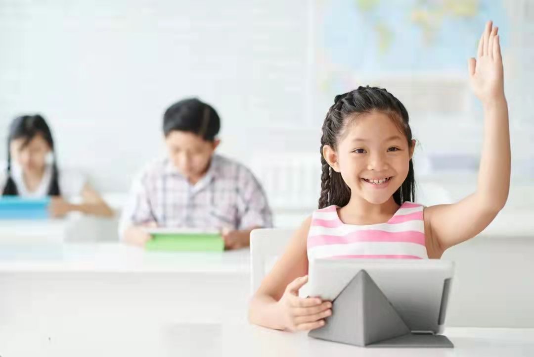 小孩子在幼儿园不爱说话怎么开导,怎样诱导孩子说出幼儿园日常