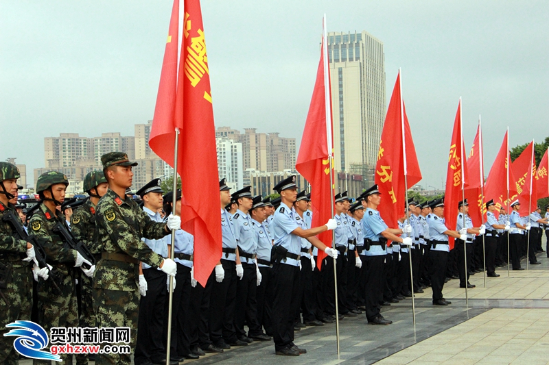 披坚执锐龙虎跃金秋点兵正当时