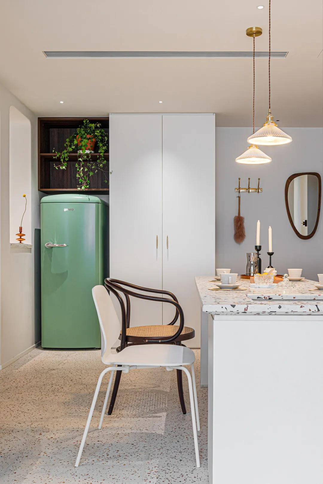 西安母女的111㎡三室暗房,拱形门、水磨石,超强储物力