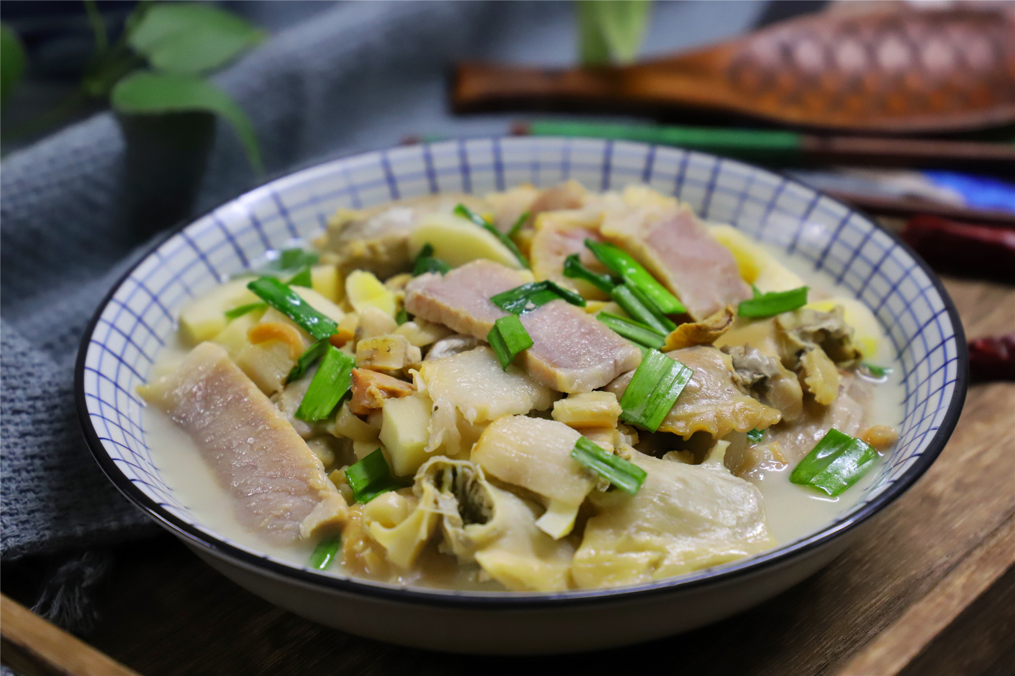 河蚌的既简单又好吃的做法,河蚌的做法最正宗的做法