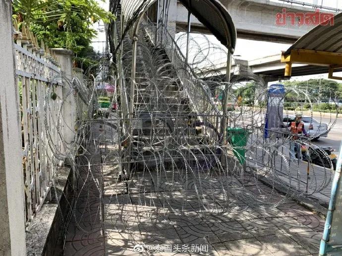 泰国皇家卫队也成为*会集**者的*威示**目标了