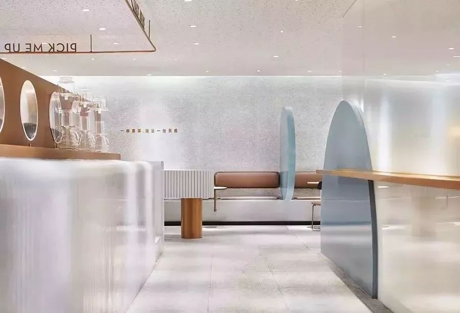 服装人要哭了！年利润4亿、估值90亿的喜茶竟然跨界服装行业？