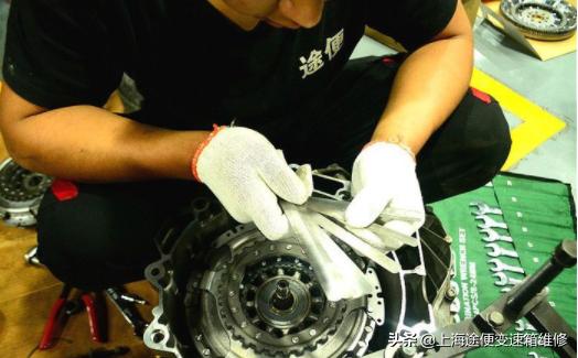 帕萨特七速双离合起步抖动,帕萨特干式双离合器起步共振大