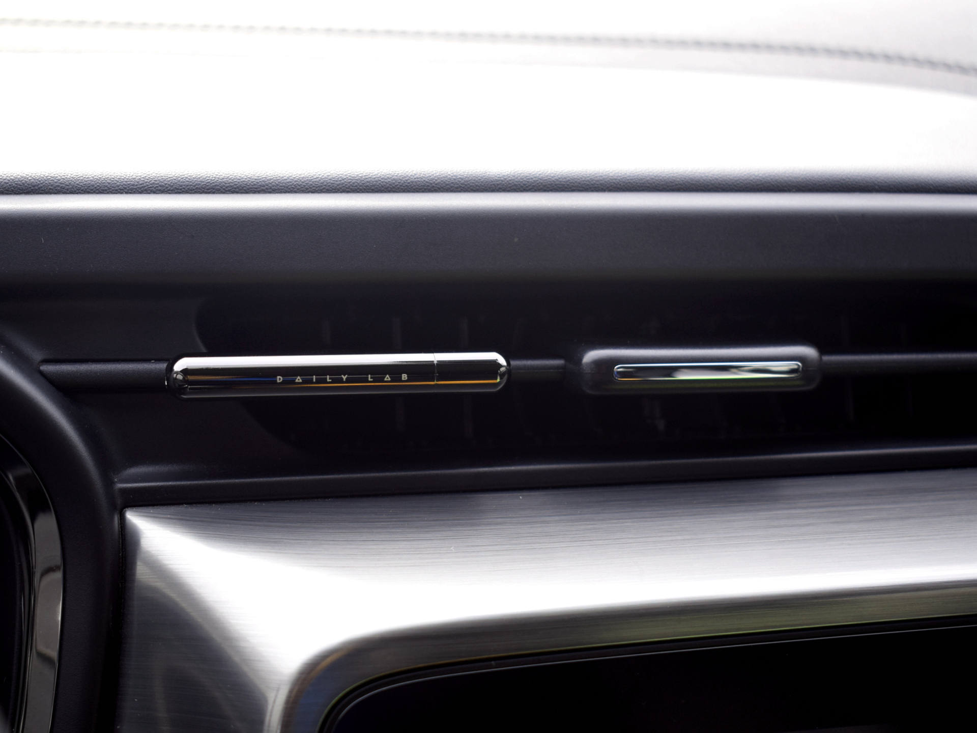 盘点那些好用的车载用品,老车必备七款实用汽车用品