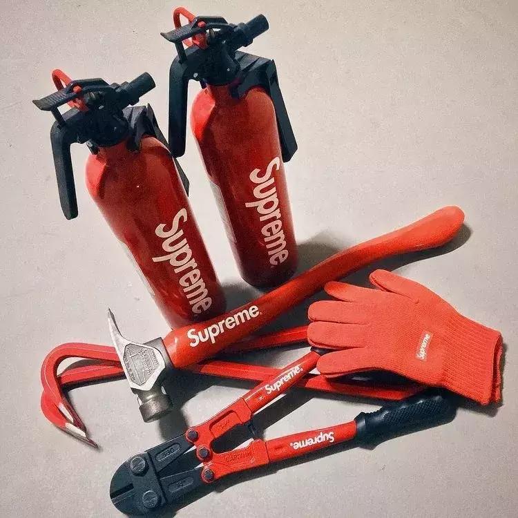 supreme联名款潮牌,supreme潮牌联名