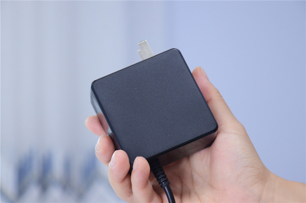 把家用投影仪放到电影院里投影,微果投影仪家用