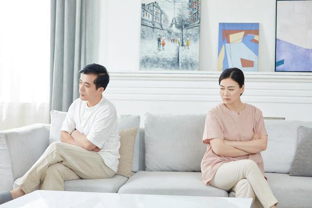 两个人在一起遇到事情的解决方式,两个人相处出现问题怎么挽回