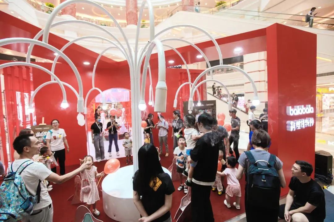 巴拉巴拉品牌实体店,巴拉巴拉万达形象