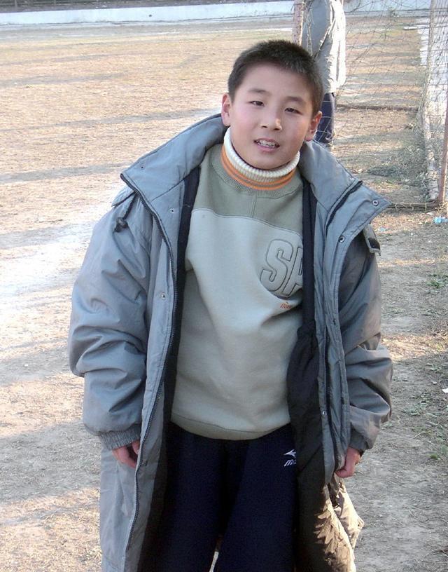 球星儿时的视频,球星童年旧照对比