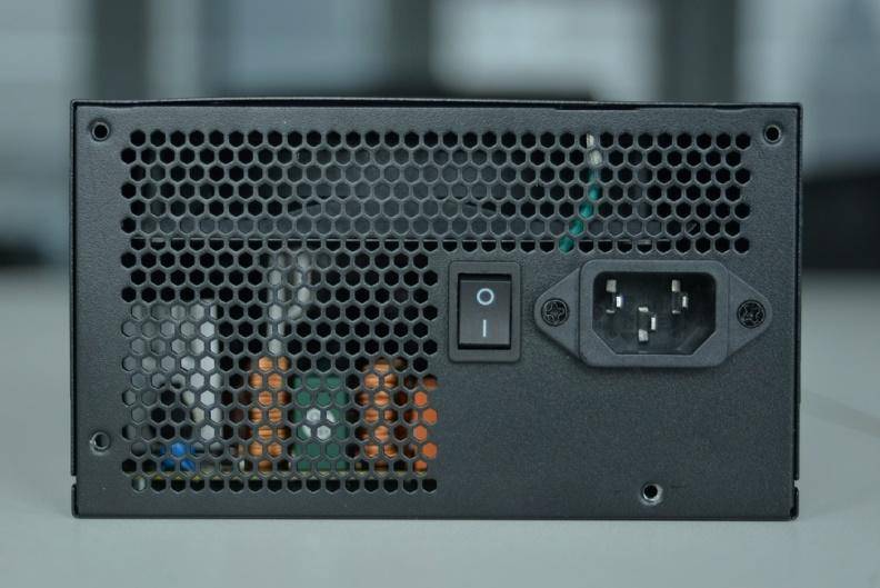 电脑电源怎么选择合适,台式电脑电源怎么选择瓦数