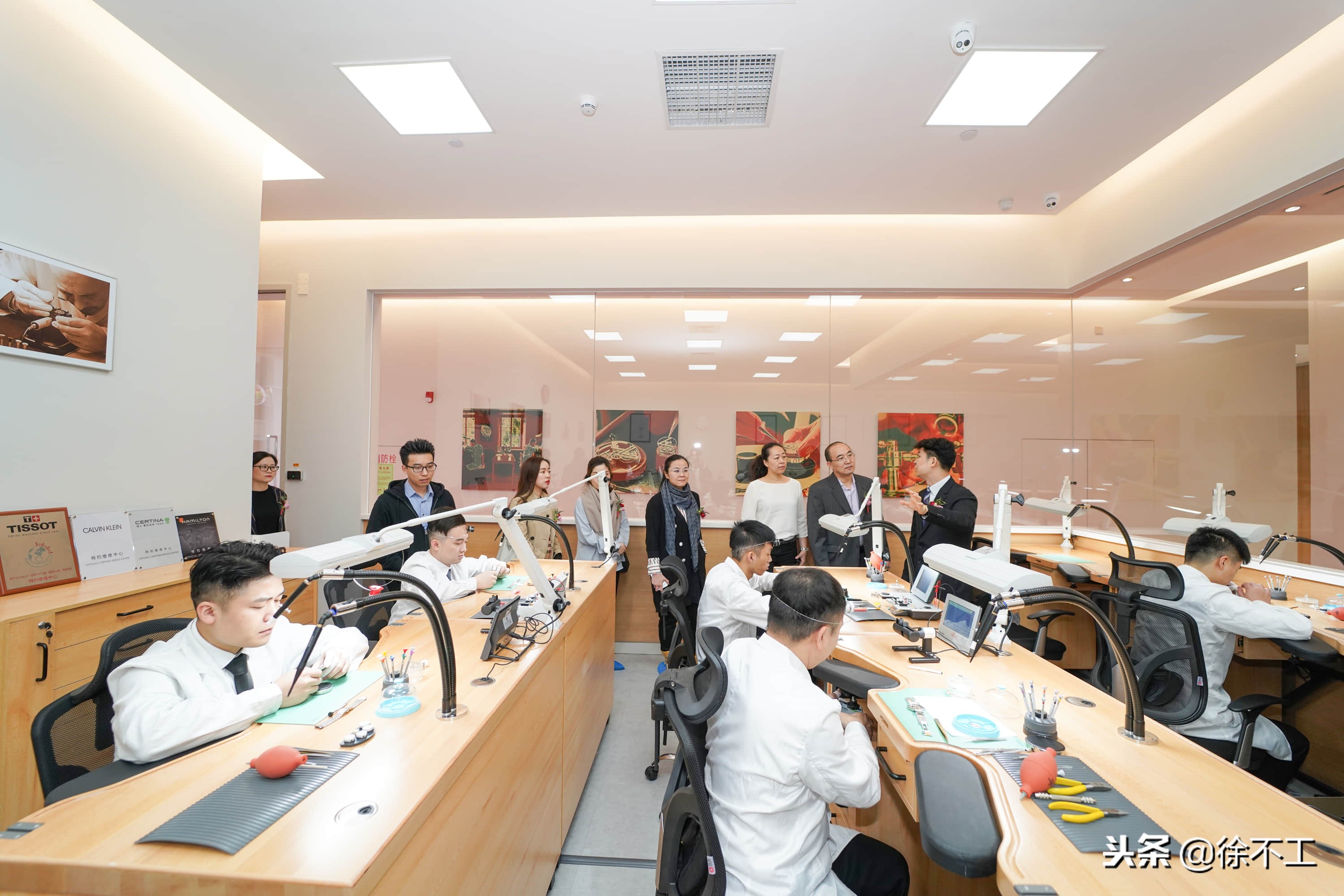 大腕儿快讯：亨吉利与斯沃琪集团在深圳开设首家合作售后服务中心