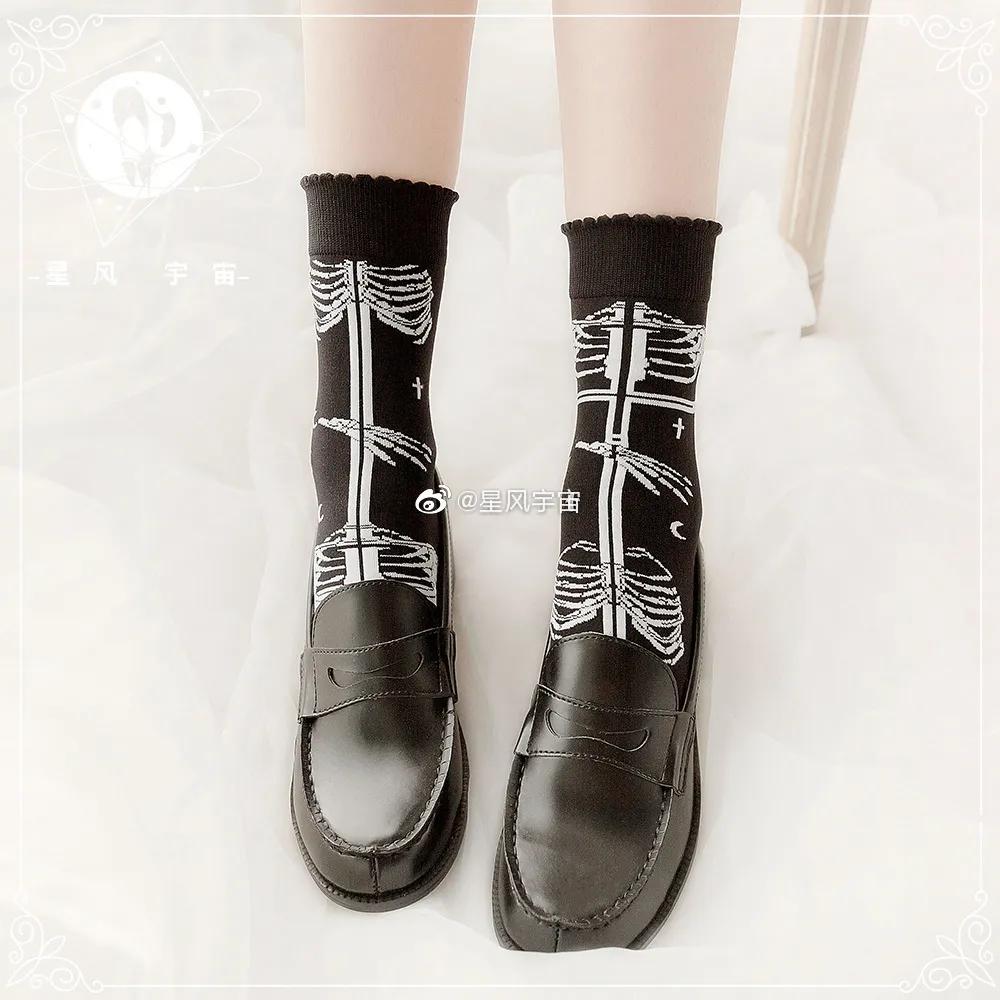 精致Lo娘必不可少的配饰？少女裙摆下的小心思，Lolita袜子安利