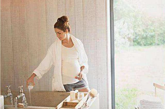 洗澡时注意四个部位不要清洗,洗澡时腋下需要清洗吗