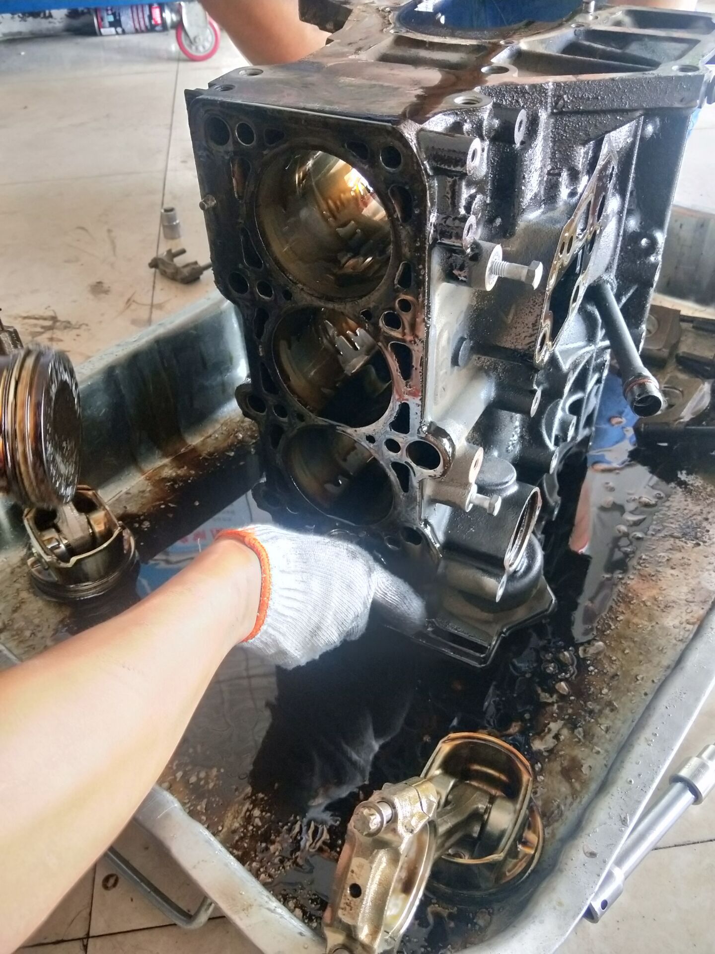 宁波车友奥迪,宁波哪家店专业维修奥迪烧机油