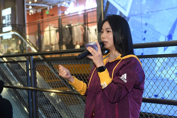 阿迪达斯ozweego春季新款,阿迪达斯新品来袭