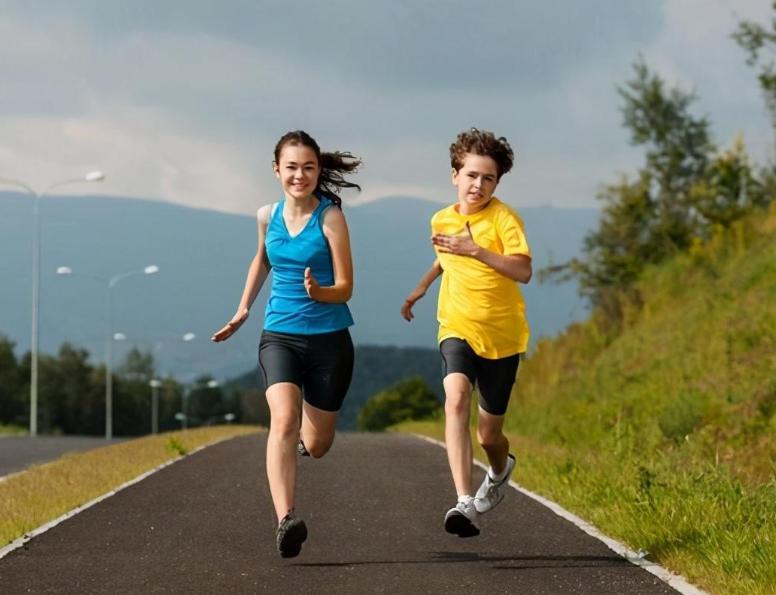宝宝口臭是积食喝什么汤,孩子积食消化不良又有口臭吃什么