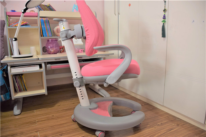 爱果乐学习桌椅调整方法视频,爱果乐儿童学习桌椅怎么搭配