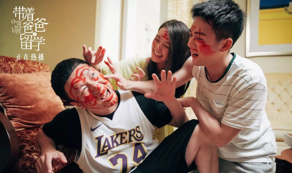 孙红雷被批浮夸，引留学生*攻围**的《带着爸爸去留学》真的尴尬吗？