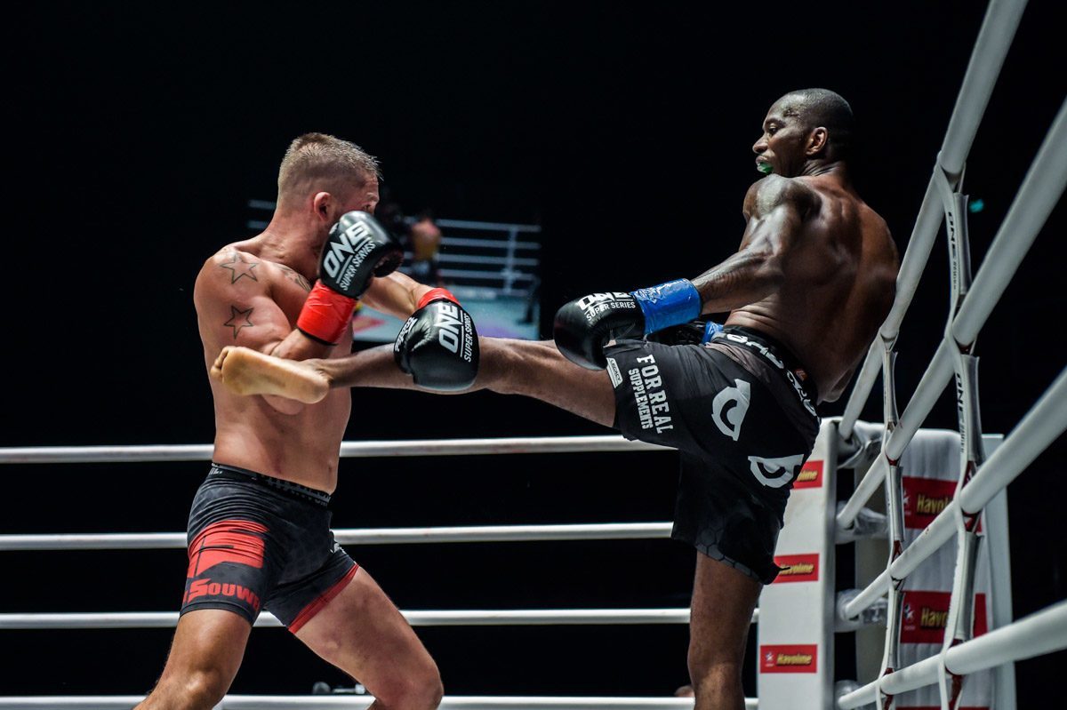 鏍兼枟澶у笀缈昏溅鐜板満,鏍兼枟鍐犲啗缈昏溅