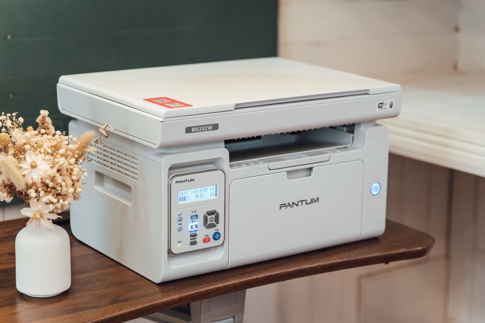 打印复印扫描一机搞定,无线连接轻松掌控——奔图M6202W,青春版