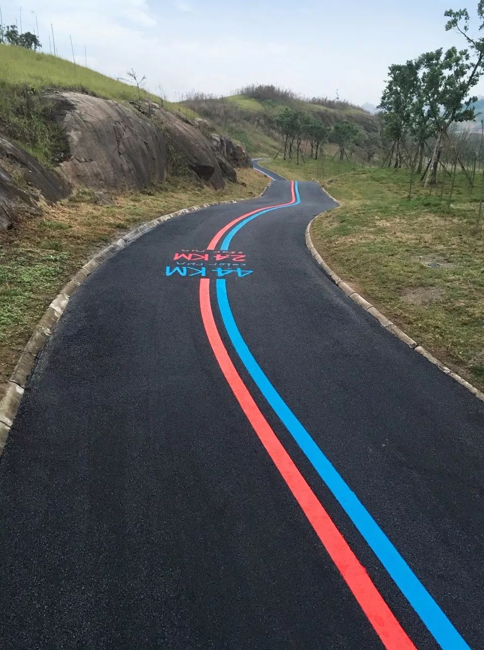 世界上最危险的跑道,世界上最舒服的跑道