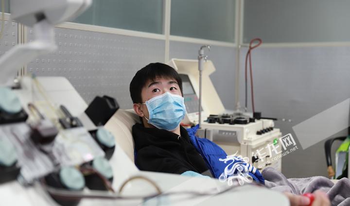 ​怕痛不敢献血的“90后”成为重庆首例捐献血浆者他说“别人救了我，我也想救别人”