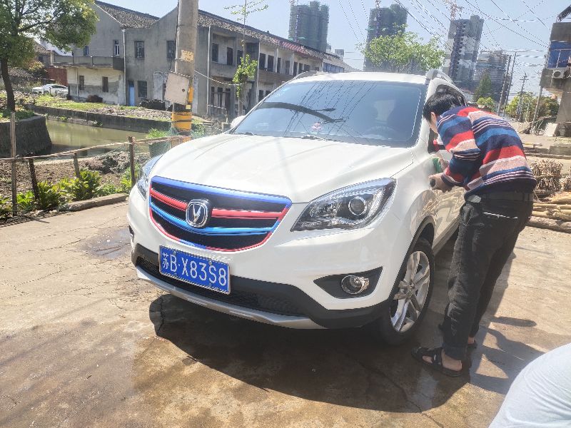 怎么给自己的爱车抛光打蜡,自己动手给爱车打蜡步骤