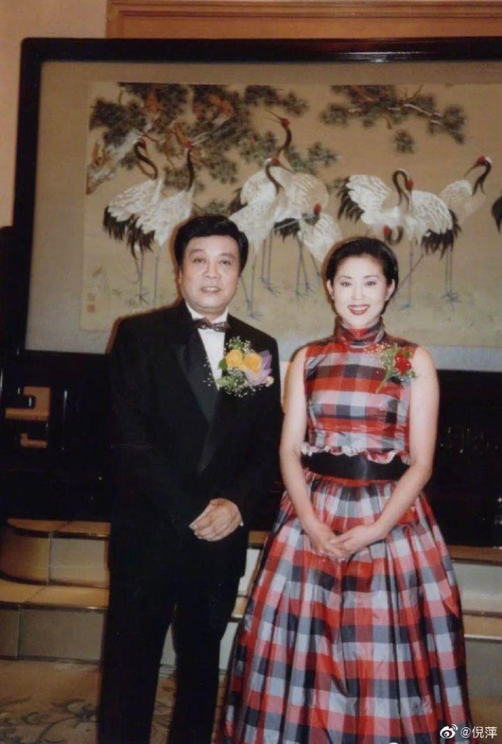 春晚主持人迭代:22岁小将混搭佟丽娅,38年头一遭