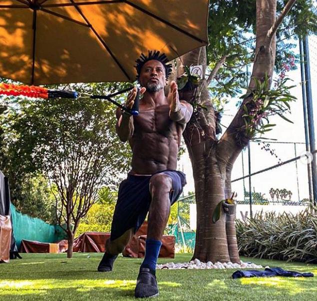 浠ュ墠瓒崇悆鍥藉闃熺悆鍛樼殑韬潗,鏇剧粡鐨勮冻鐞冧笘鐣屾澂鍐犲啗