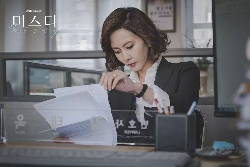 通勤怎么穿才好看,春季通勤怎么穿气质出众呢