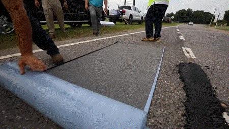 修马路不灌水泥,美国人直接用胶布,这是什么“智障”操作?