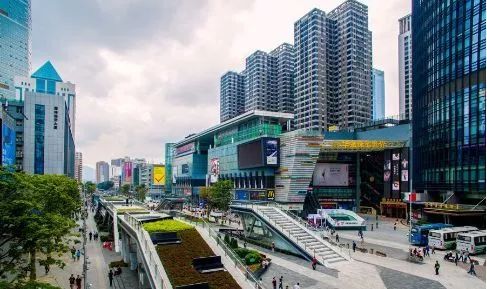 iPhone11降价1000，“中国电子第一街”惨变“美妆城”？