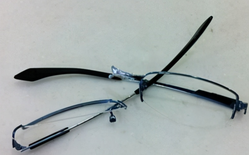 球场“受害者”有时反而担责更多?近视篮球爱好者更需警惕