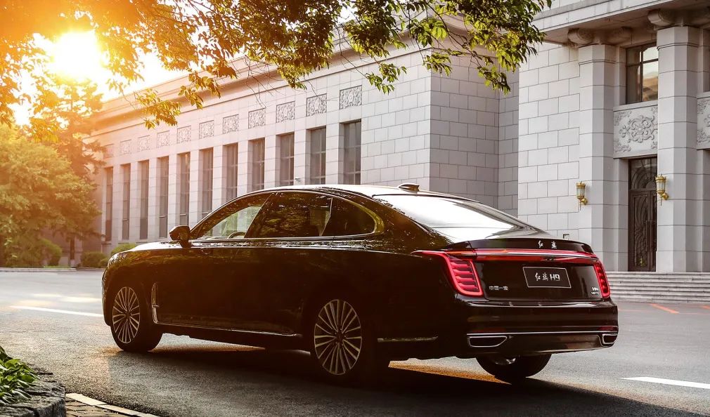 红旗算是真正的国产车吗,红旗是豪华还是非豪华