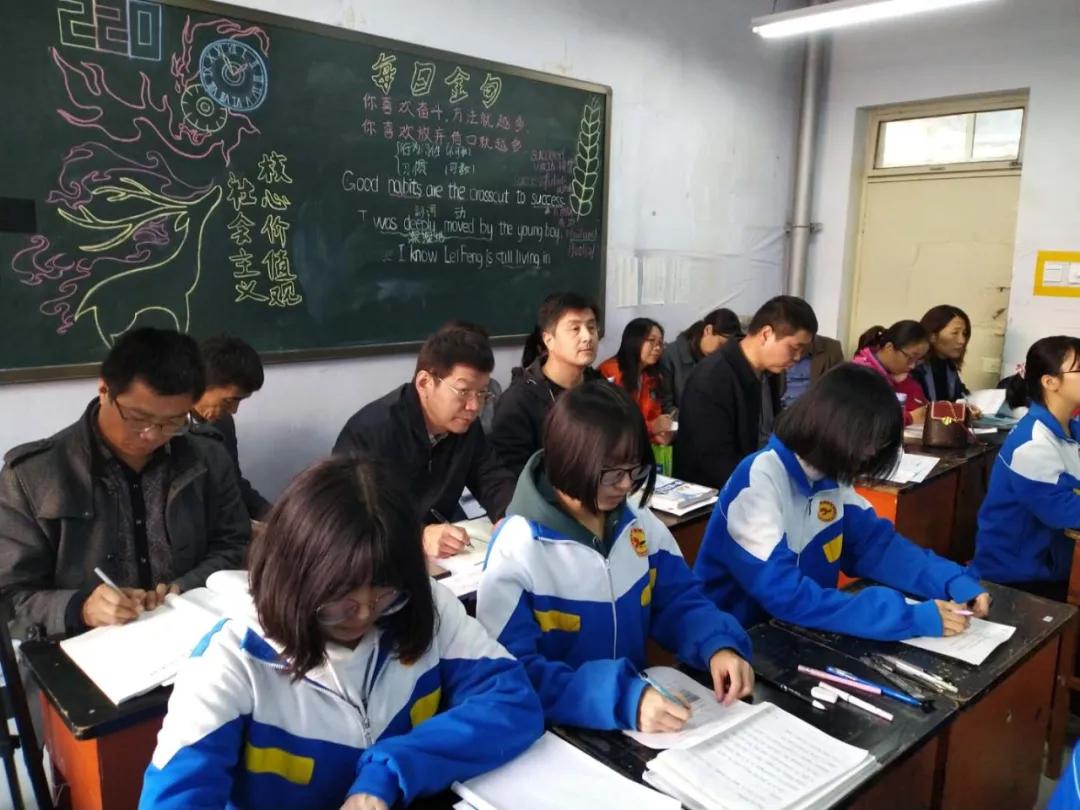 满怀豪情迎接新的一年到来,满怀激情迎接新学期视频