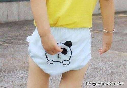 宝宝穿开裆裤容易感染吗,小孩不穿尿裤的危害