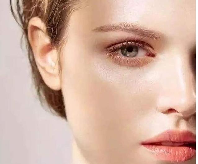 夏天晕妆的正确化妆方法,怎样使妆容持久不掉妆技巧