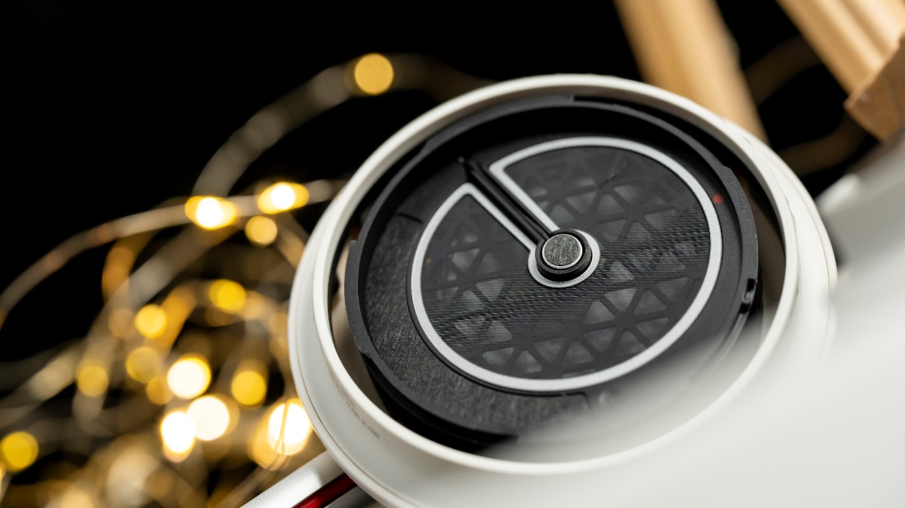 为什么说DALI头戴式耳机IO-6能有堪比影院级别的音质效果