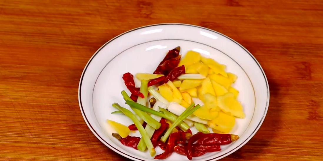 怎样炖猪蹄可以软烂不柴,炖猪蹄的注意事项