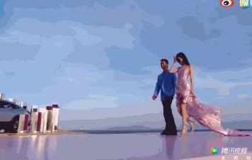 金晨瘦背瘦手臂,金晨又成功穿出三七分比例身材