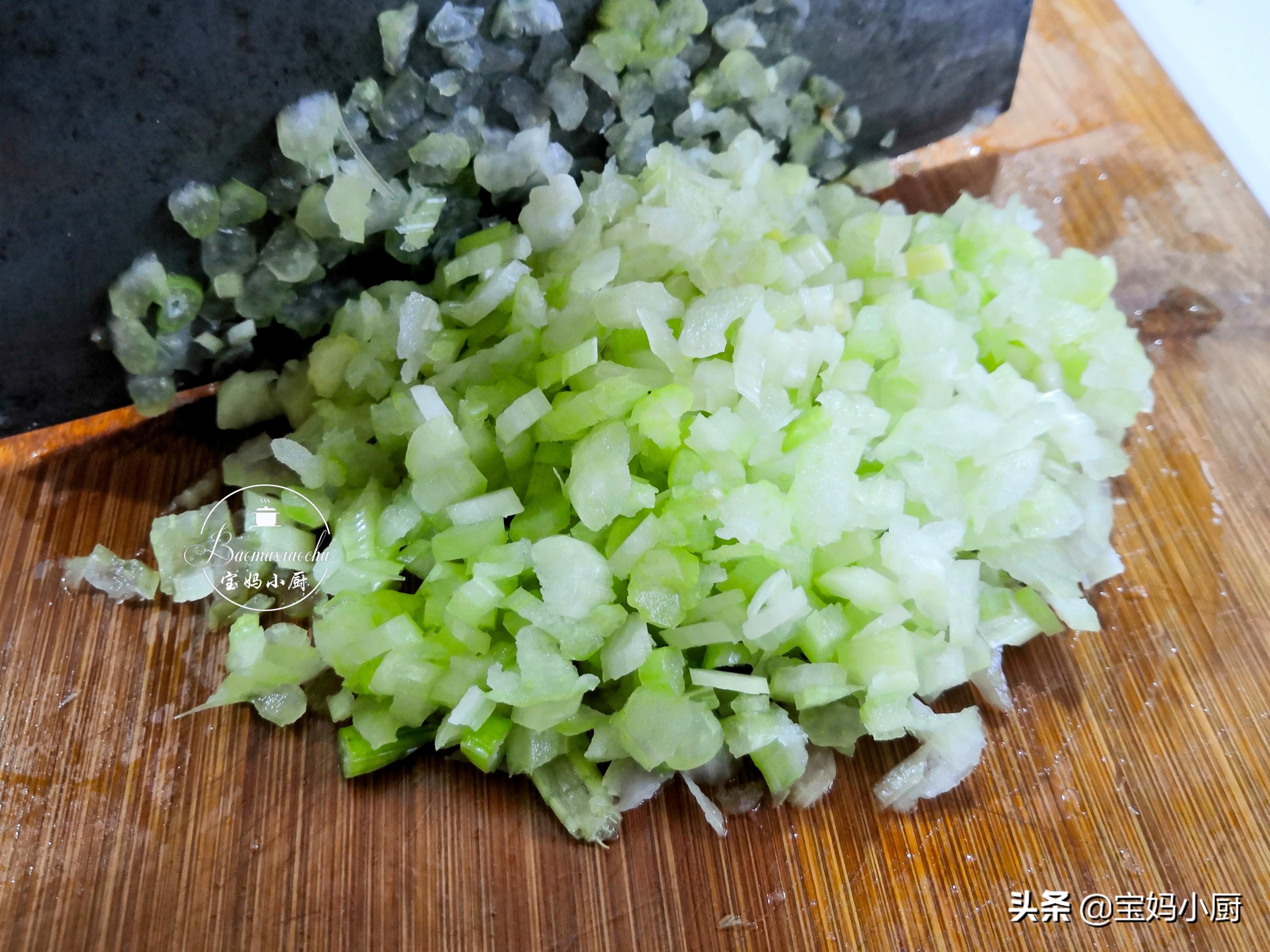 大汤包馅最正宗的做法,咬一口流油的灌汤包馅怎么调的