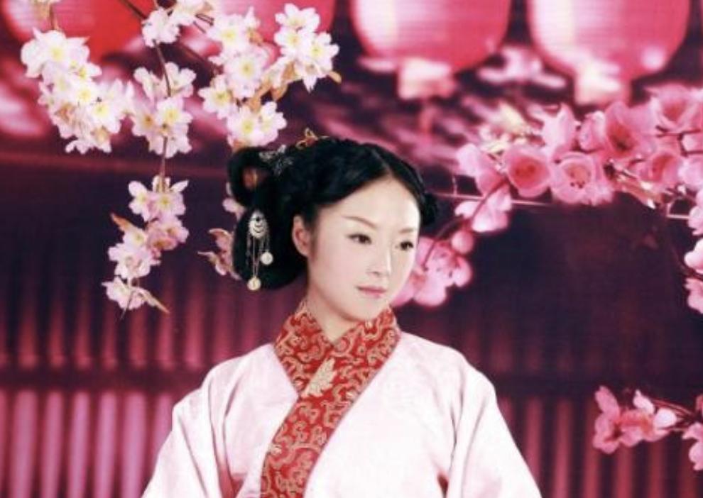 *瓶金**梅,老公五七没过,李瓶儿上门争当西门庆第六个小妾,为何?