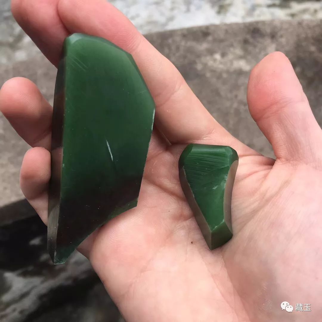 碧玉翠绿和菠菜绿的区别,碧玉菠菜绿是很暗的绿吗