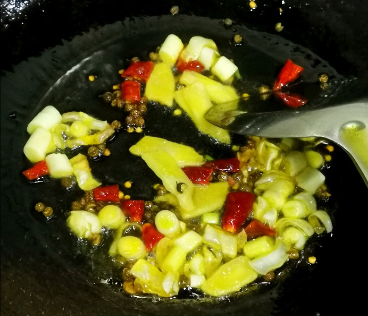 做酸菜汤怎么不涩,滑肉酸菜怎么做视频