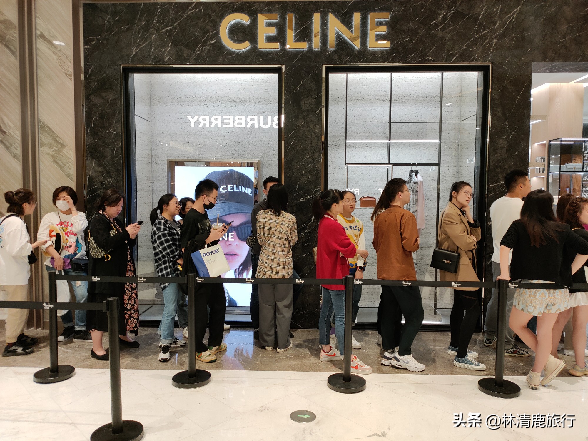 宁波比较高档的商场,宁波的大型购物商场叫什么名字