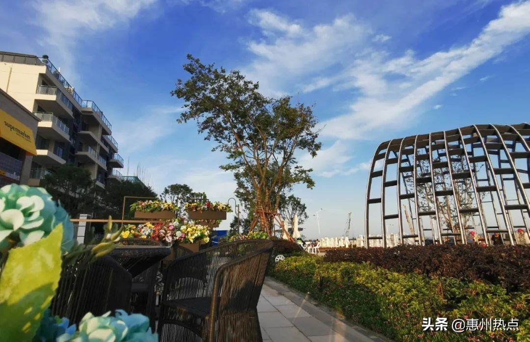 碧桂园凤翔花园值不值得购买,碧桂园凤翔花园面前的路未来规划