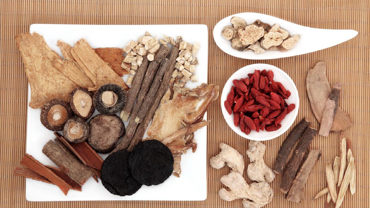 胸背疼痛吃什么药好得快,胸背经络疼痛