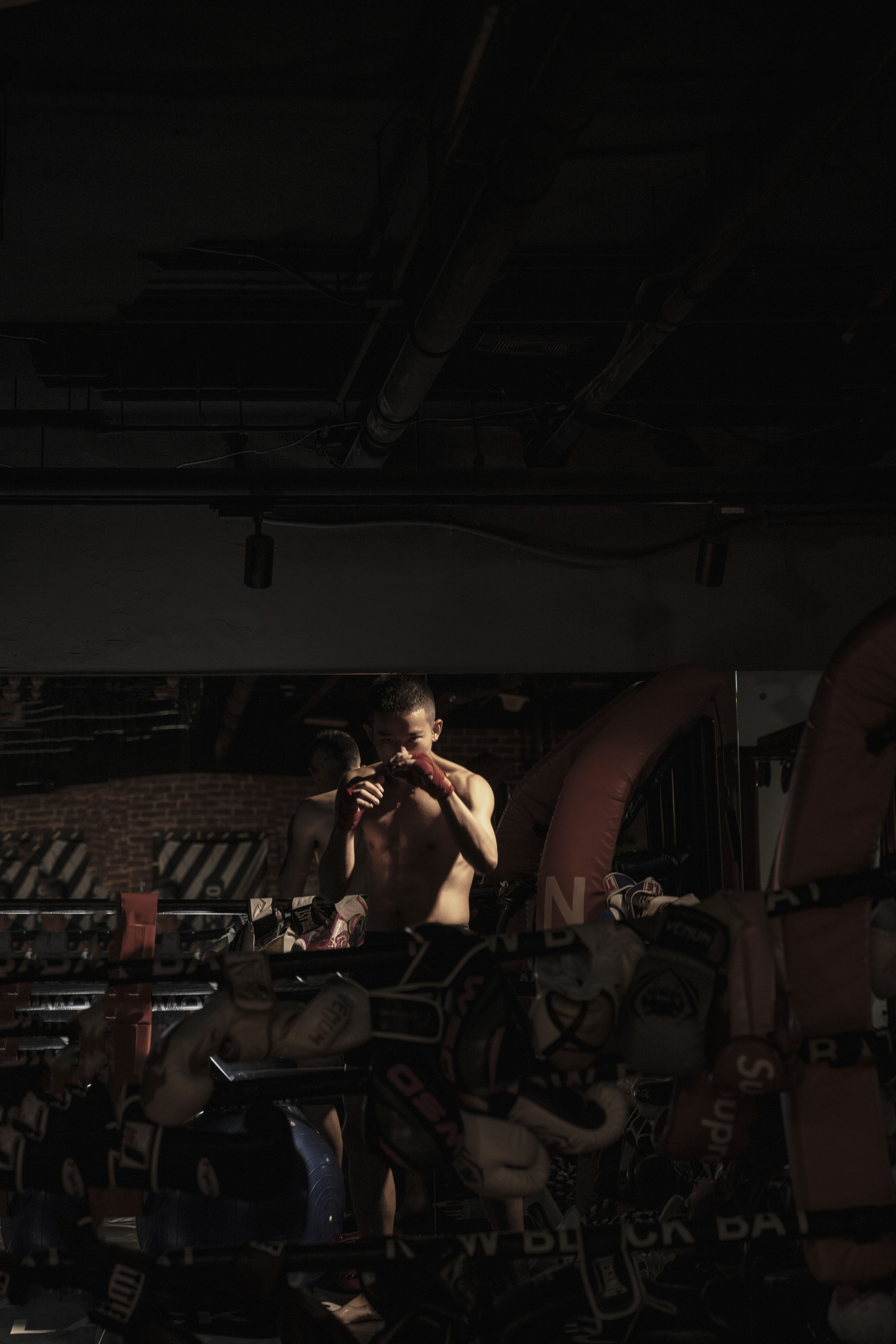 周政杰拳击写真荷尔蒙满满动作霸气充满魅力