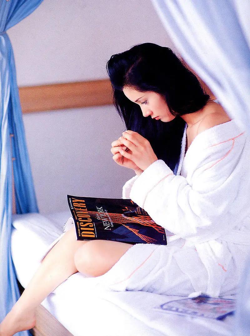 知名*星艳**因节食减肥住进ICU，给追求“骨感美”的女性，提了个醒