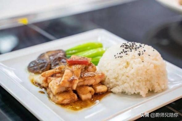 杩欐墠鏄垜浠溂涓殑澶у,杩欐墠鏄ぇ瀛﹁鏈夌殑鏍峰瓙澶嶆棪澶у